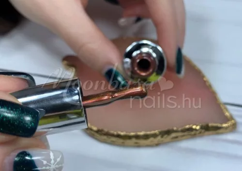 Magic eye géllakk 4ml #774 Othala