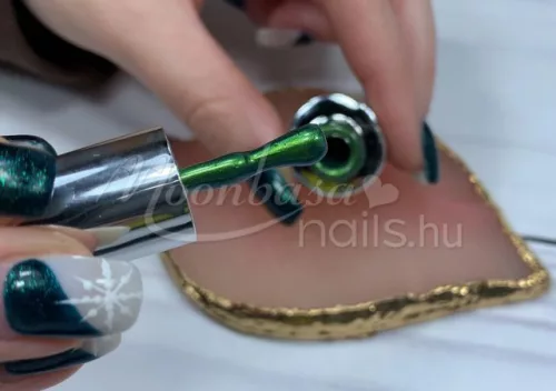 Magic eye géllakk 4ml #775 Romulus