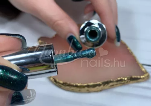 Magic eye géllakk 4ml #777 Pandora