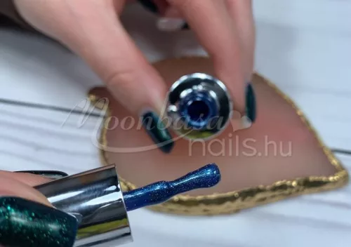 Magic eye géllakk 4ml #785 Aquivar
