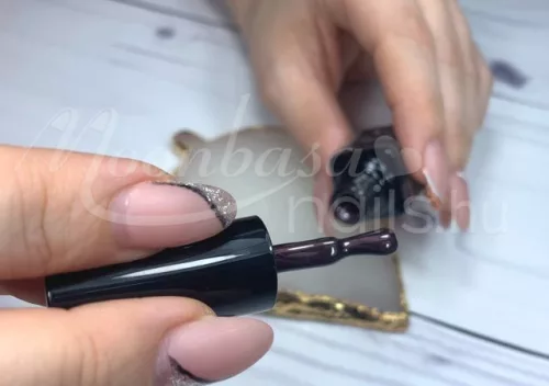 Tiger eye covering géllakk 5ml #855 Bordó