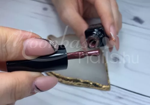 Tiger eye géllakk 5ml #845 Vörösbordó