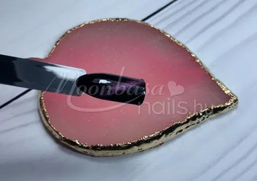 Magic eye géllakk 4ml #758 Castor